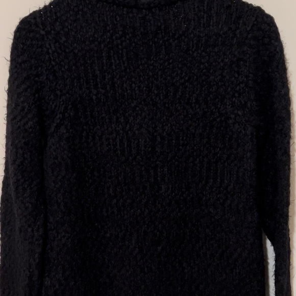 Kenneth Cole Reaction V-neck Sweater - Picture 5 of 5